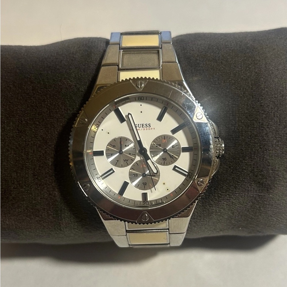 GUESS Men's watch. Missing Some Decorative Parts On Link And Parts Of Dial As Is